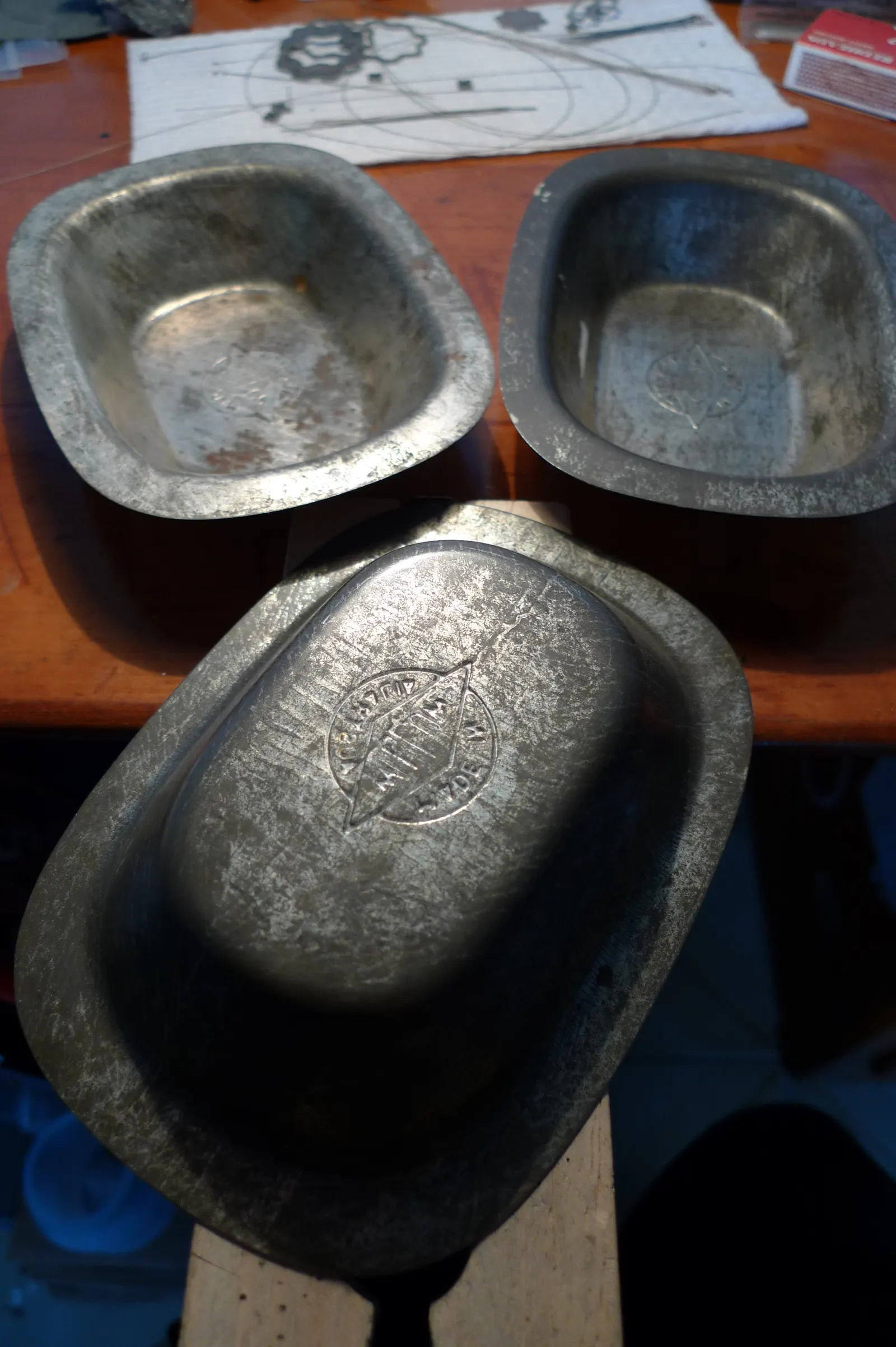 Infinity Affinity II (brooch with pie tin) — image 3 of 5